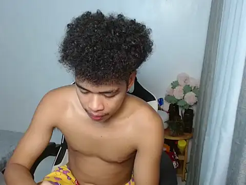 curlyasian njxx online show from April 7, 2026, 8:26 am