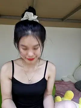 Baby-ladytits2025 online show from October 14, 2025, 3:02 pm