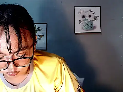 Snapshot of Asianblk_barbiedoll chatting on May 31, 2026, 12:45 pm Asianblk barbiedoll online show from May 31, 2026, 12:45 pm