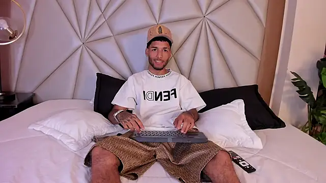 Thiagoferreti online show from January 19, 2026, 3:10 am