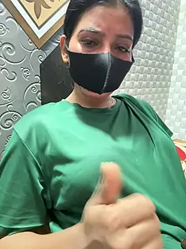 Snapshot of Hot_Jaanvi_ chatting on April 19, 2026, 3:17 am Hot Jaanvi online show from April 19, 2026, 3:17 am