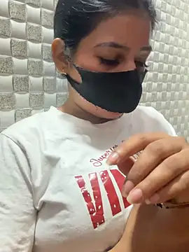 Snapshot of Hot_Jaanvi_ chatting on April 23, 2026, 5:41 am Hot Jaanvi online show from April 23, 2026, 5:41 am