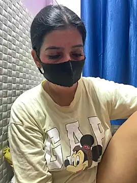 Snapshot of Hot_Jaanvi_ chatting on April 27, 2026, 6:11 am Hot Jaanvi online show from April 27, 2026, 6:11 am