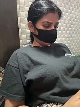 Snapshot of Hot_Jaanvi_ chatting on May 2, 2026, 5:01 am Hot Jaanvi online show from May 2, 2026, 5:01 am