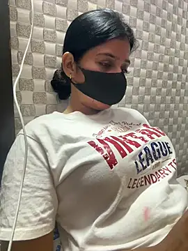 Snapshot of Hot_Jaanvi_ chatting on May 21, 2026, 4:47 pm Hot Jaanvi online show from May 21, 2026, 4:47 pm