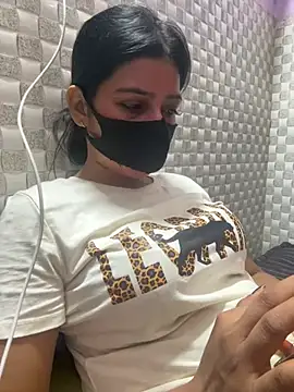 Snapshot of Hot_Jaanvi_ chatting on May 29, 2026, 4:49 pm Hot Jaanvi online show from May 29, 2026, 4:49 pm