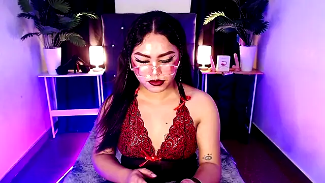 Snapshot of Unique_Maya chatting on September 10, 2025, 5:18 am Unique Maya online show from September 10, 2025, 5:18 am