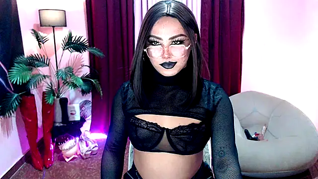 Snapshot of Unique_Maya chatting on September 18, 2025, 6:48 am Unique Maya online show from September 18, 2025, 6:48 am