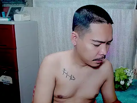 Snapshot of MANIACasianX chatting on October 30, 2025, 8:42 pm MANIACasianX online show from October 30, 2025, 8:42 pm