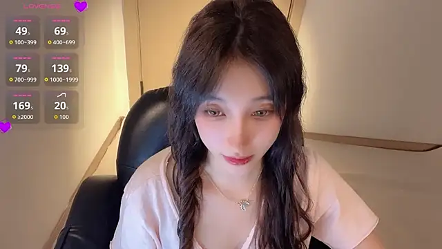 Seraphina-se online show from April 27, 2026, 4:27 pm