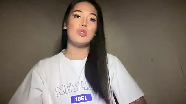 Snapshot of fallon_empress143 chatting on September 29, 2025, 4:28 am fallon empress143 online show from September 29, 2025, 4:28 am