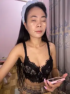 Snapshot of Dau-Tayy chatting on November 7, 2025, 6:57 am Dau-Tayy online show from November 7, 2025, 6:57 am