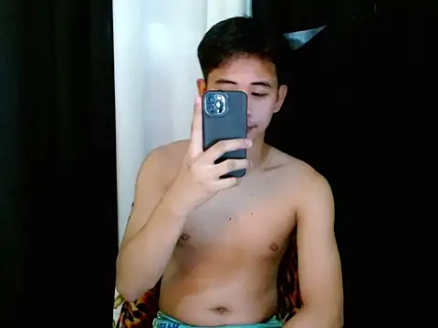 Snapshot of urasianbigcock chatting on October 4, 2025, 2:42 am urasianbigcock online show from October 4, 2025, 2:42 am