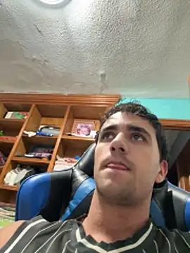 aavrdvh33 online show from November 9, 2025, 6:39 pm