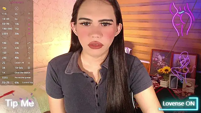 Snapshot of TssluttyNikka chatting on February 24, 2026, 2:59 pm TssluttyNikka online show from February 24, 2026, 2:59 pm