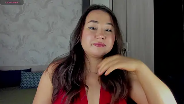 emilia mur online show from June 19, 2026, 11:52 pm