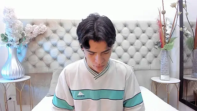 BenitoSaenz online show from November 25, 2025, 12:05 pm