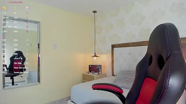 IRISCLARK1 online show from November 8, 2025, 7:34 pm