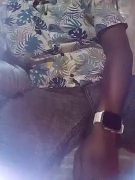 Snapshot of OnlyMoneyIwanT chatting on September 26, 2025, 9:08 pm OnlyMoneyIwanT online show from September 26, 2025, 9:08 pm