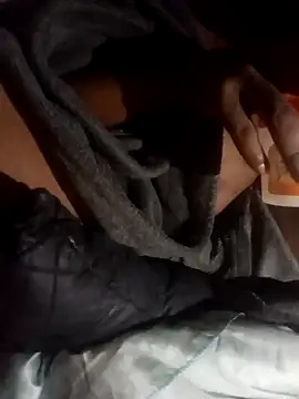 Snapshot of OnlyMoneyIwanT chatting on November 22, 2025, 12:20 am OnlyMoneyIwanT online show from November 22, 2025, 12:20 am