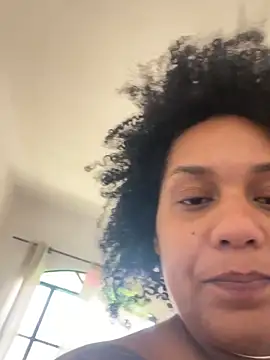 morenaluaa online show from September 18, 2025, 1:35 pm