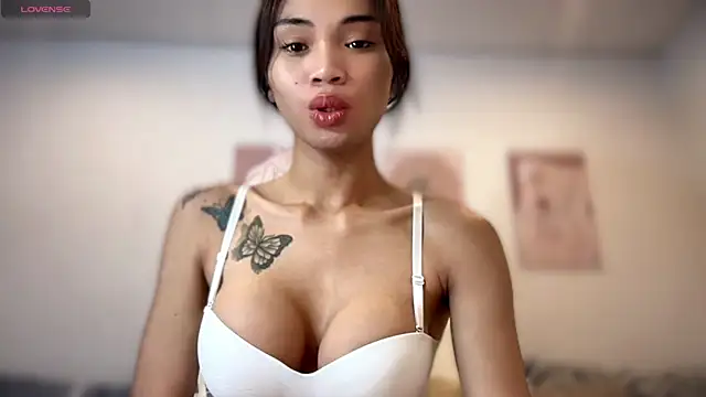 Angelfabxx online show from March 6, 2026, 10:28 pm