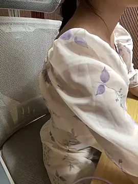 Snapshot of Mina048 chatting on March 31, 2026, 1:11 pm Mina048 online show from March 31, 2026, 1:11 pm