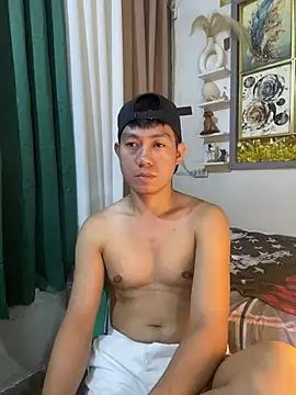 xshyboyx online show from July 19, 2026, 2:32 pm