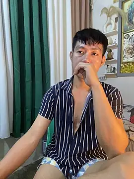 xshyboyx online show from July 23, 2026, 3:54 pm