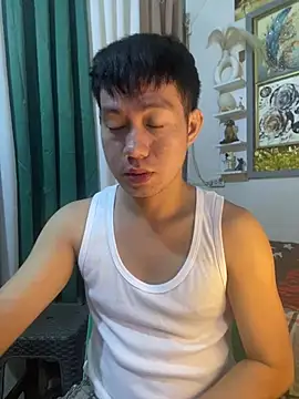 xshyboyx online show from July 24, 2026, 12:47 pm
