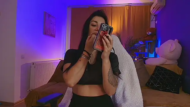 AnyaKim online show from October 3, 2025, 9:50 am