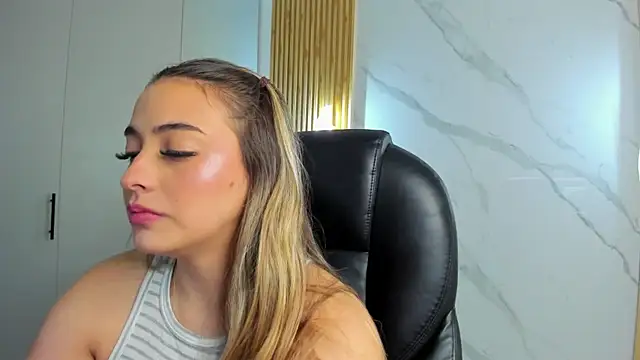 KYLIE JONES6 online show from September 30, 2025, 2:49 am