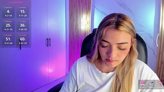 KYLIE JONES6 online show from November 24, 2025, 3:06 am