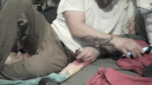 Twoslipperywhenwett online show from November 21, 2025, 7:45 pm