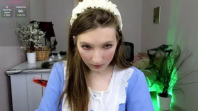 Mia Myles online show from October 31, 2025, 10:05 am