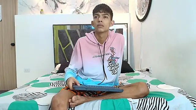 PRETTY SEX1 online show from November 30, 2025, 7:12 am