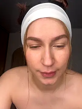 Agata Holman online show from November 19, 2025, 10:21 pm