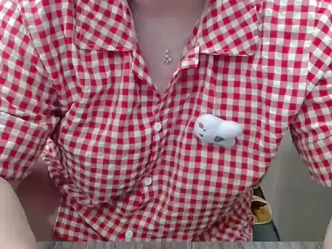 Snapshot of Zhi__2k6 chatting on October 1, 2025, 4:57 pm Zhi 2k6 online show from October 1, 2025, 4:57 pm