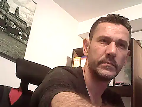 Snapshot of mastercharisma35 chatting on February 12, 2026, 2:23 pm mastercharisma35 online show from February 12, 2026, 2:23 pm