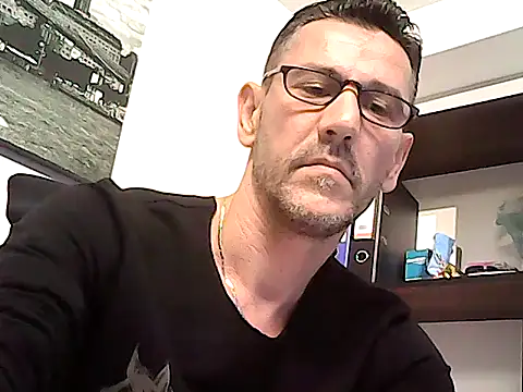 Snapshot of mastercharisma35 chatting on February 28, 2026, 12:06 pm mastercharisma35 online show from February 28, 2026, 12:06 pm