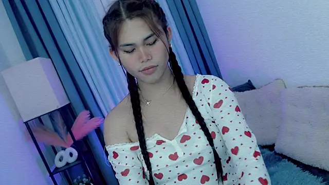 Snapshot of PrettyBlythes_TS chatting on February 18, 2026, 7:37 am PrettyBlythes TS online show from February 18, 2026, 7:37 am