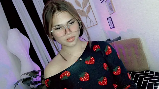 Snapshot of PrettyBlythes_TS chatting on May 17, 2026, 2:57 pm PrettyBlythes TS online show from May 17, 2026, 2:57 pm