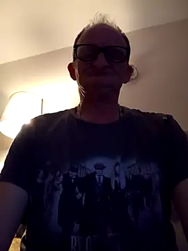 VaryingSundries online show from April 12, 2026, 9:20 pm