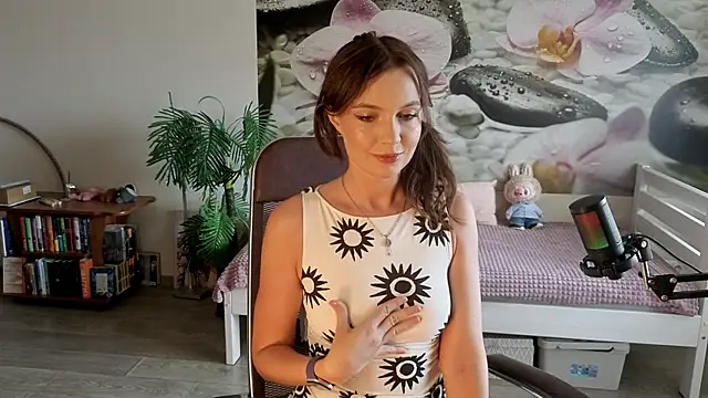 jenny  cutey online show from May 21, 2026, 3:02 am