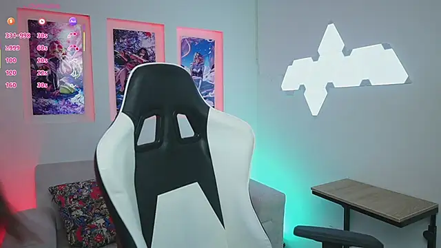 NicoleCrawft online show from September 9, 2025, 7:35 pm