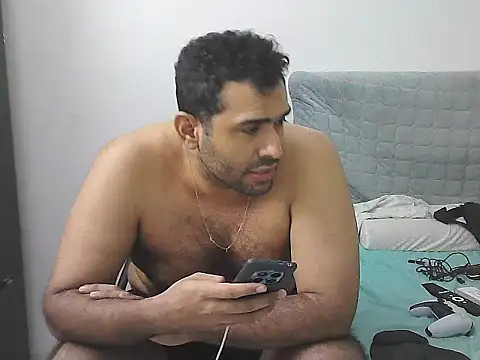Snapshot of morenocabro10 chatting on April 18, 2026, 2:37 am morenocabro10 online show from April 18, 2026, 2:37 am