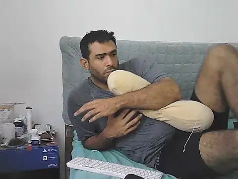 Snapshot of morenocabro10 chatting on April 19, 2026, 9:06 pm morenocabro10 online show from April 19, 2026, 9:06 pm