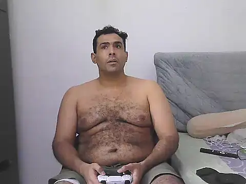 Snapshot of morenocabro10 chatting on April 28, 2026, 2:27 am morenocabro10 online show from April 28, 2026, 2:27 am