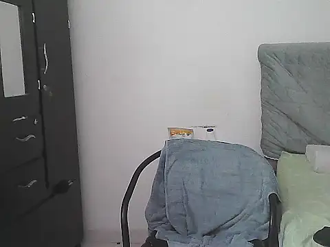 Snapshot of morenocabro10 chatting on May 6, 2026, 4:19 am morenocabro10 online show from May 6, 2026, 4:19 am