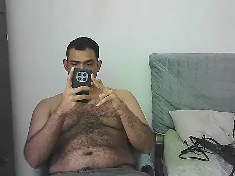 Snapshot of morenocabro10 chatting on May 17, 2026, 3:04 am morenocabro10 online show from May 17, 2026, 3:04 am